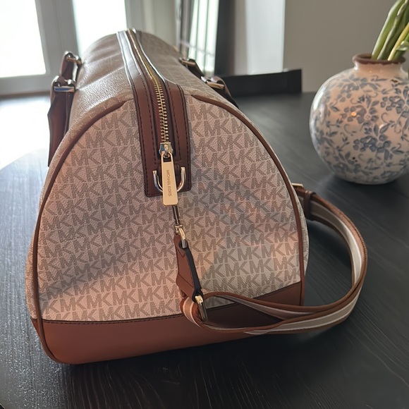 Michael Kors Weekender Duffle Bag - Picture 5 of 10